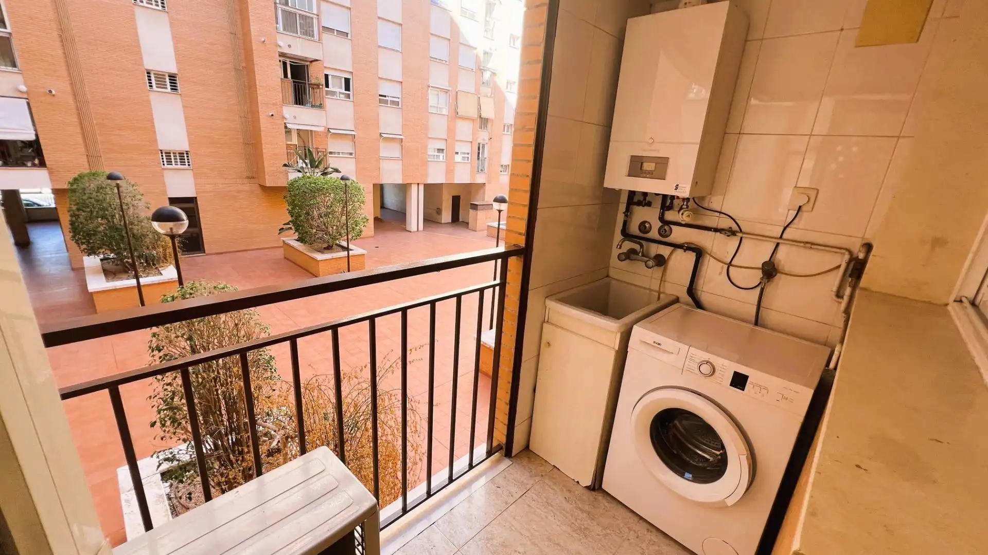 Piso con terraza en venta en Calle BERNAT ARTOLA 21, imagen 9