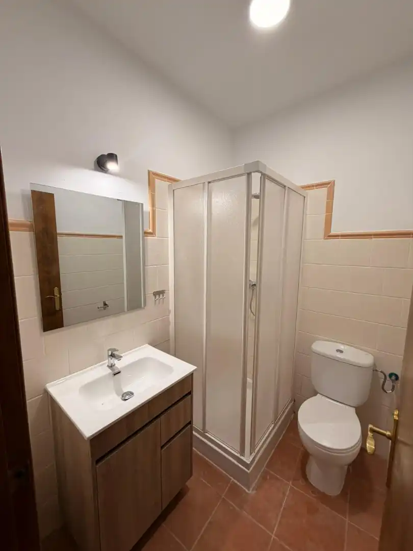 Baño de Piso de alquiler en Caravaca de la Cruz con Amueblado, Horno y Microondas