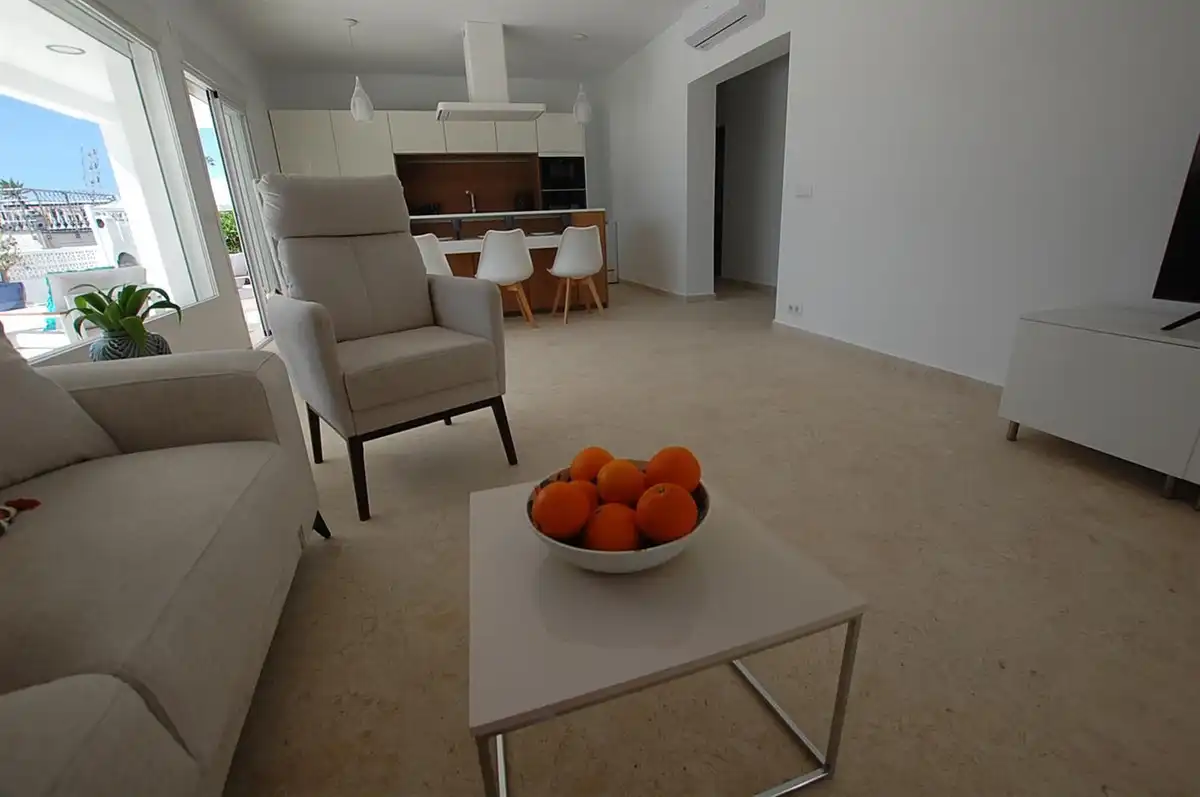 Sala d'estar de Casa o xalet en venda en Mijas amb Aire condicionat, Jardí privat i Piscina