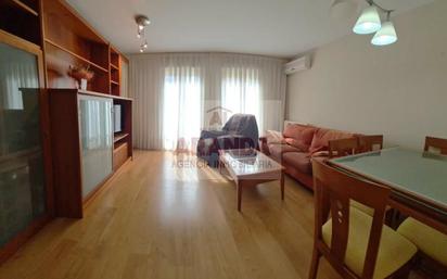 Living room of Flat for sale in  Zaragoza Capital  with Air Conditioner and Balcony