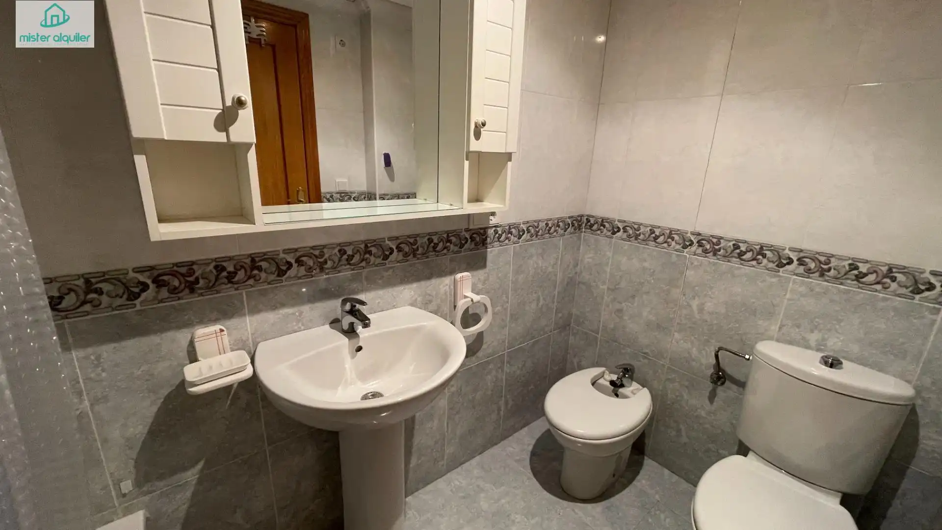 Bany de Apartament de lloguer en El Campello amb Aire condicionat, Calefacció i Terrassa