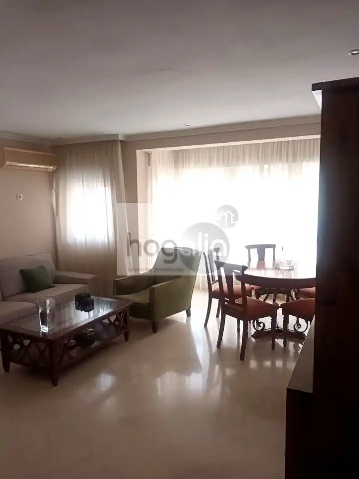 Flat for rent in Triana Oeste
