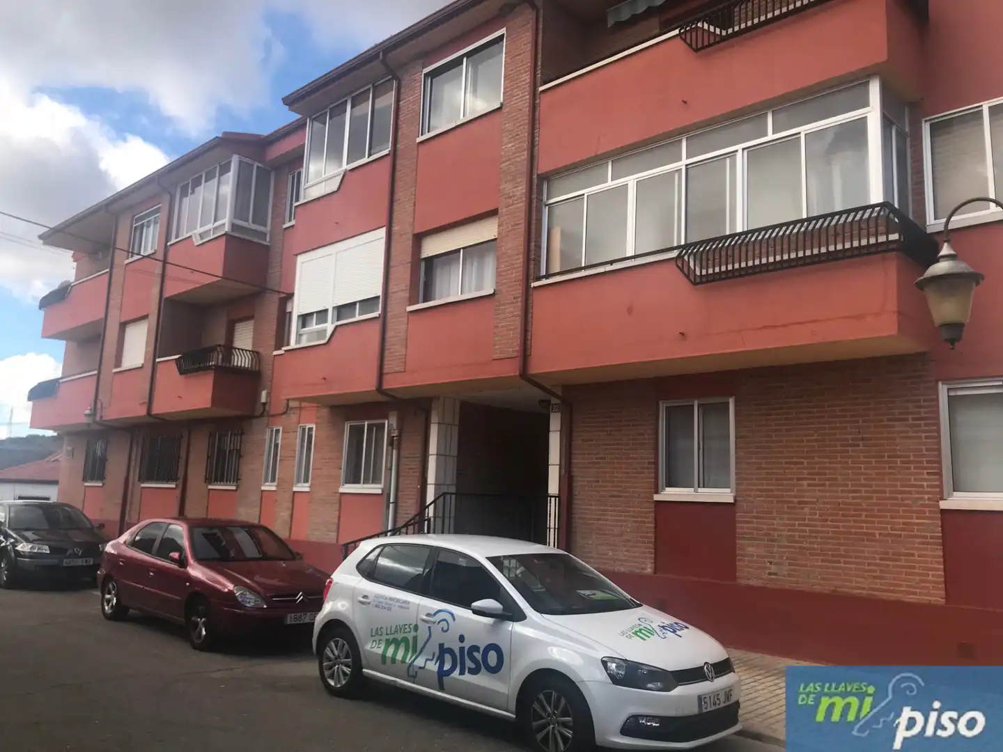 Vista exterior de Piso en venta en Viana de Cega con Aire acondicionado, Calefacción y Parquet