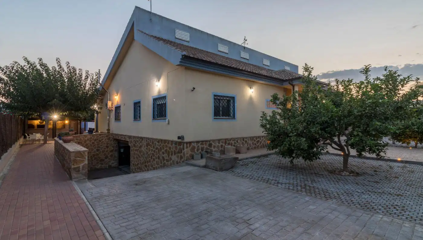 Vista exterior de Casa o xalet en venda en Murcia amb Aire condicionat, Calefacció i Jardí privat