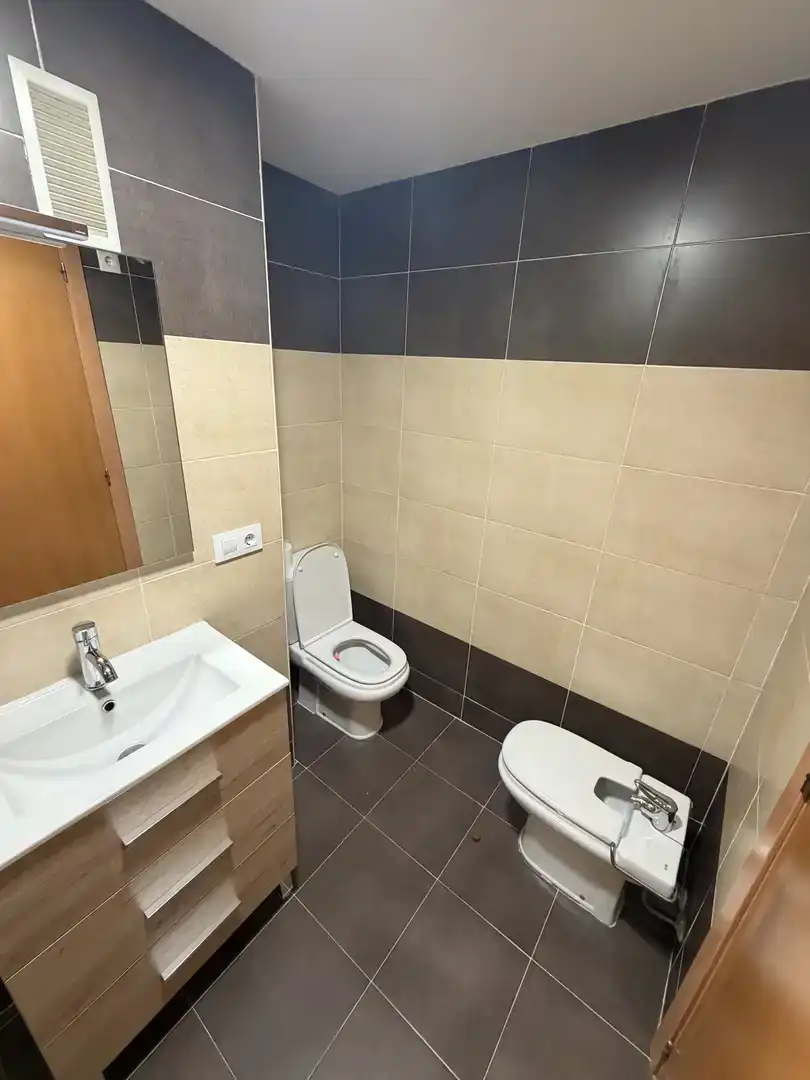 Badezimmer von Wohnung zur Miete in Sagunto / Sagunt mit Klimaanlage