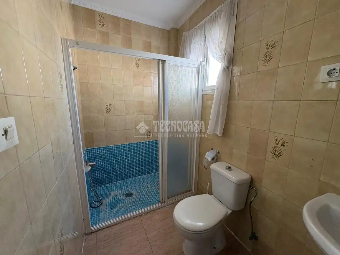 Bathroom of Detached homes for sale in Chiclana de la Frontera  with Furnished