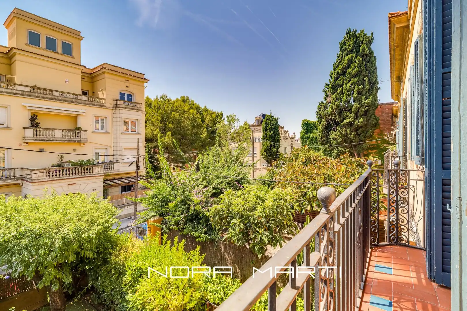 Außenansicht von Wohnung zur Miete in Barcelona mit Klimaanlage, Heizung und Privatgarten