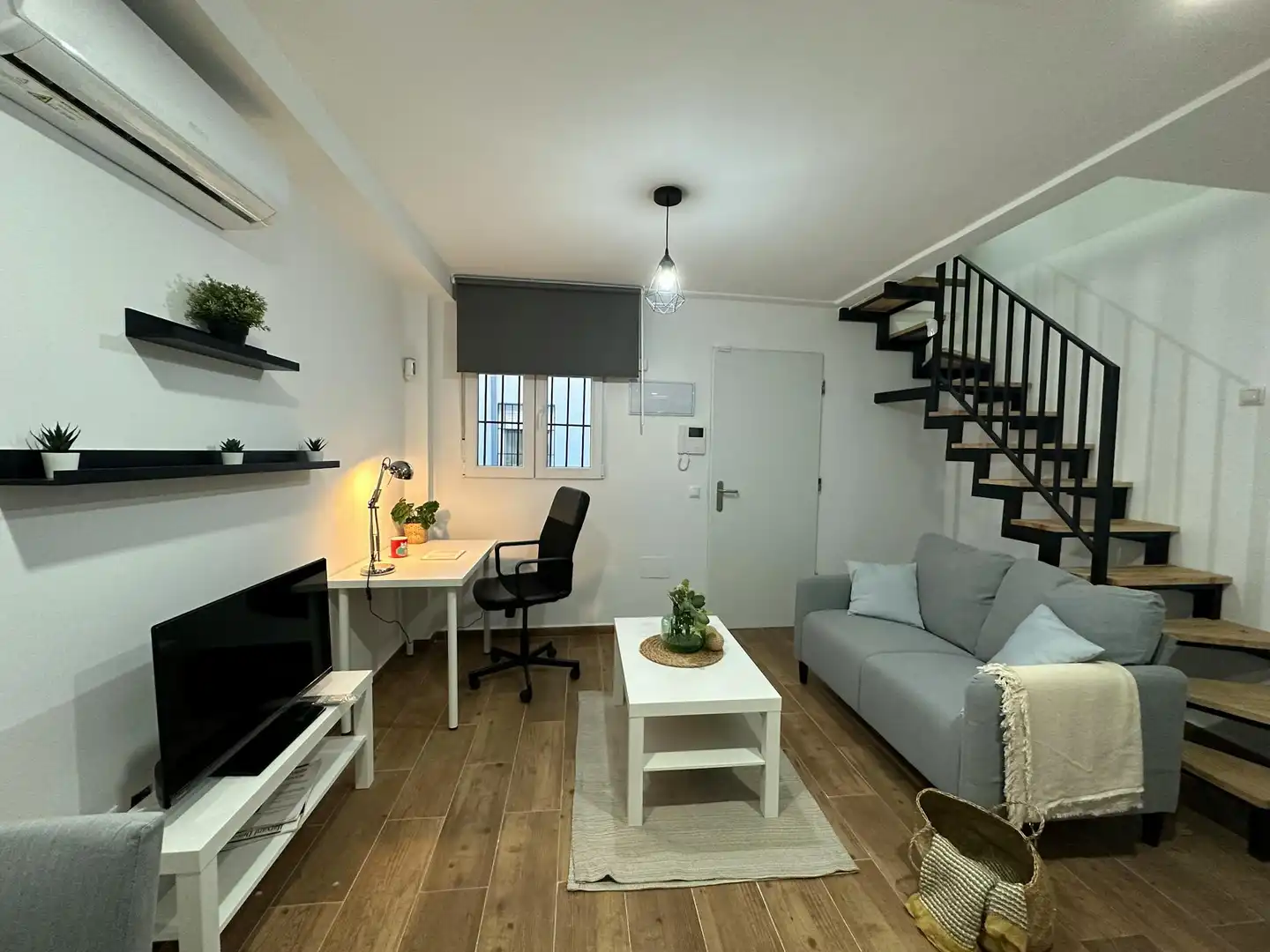 Sala d'estar de Pis de lloguer en  Madrid Capital amb Calefacció, Moblat i Rentadora