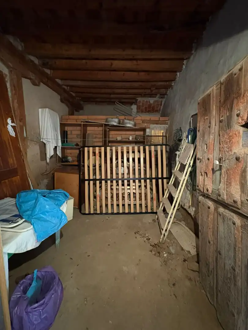Finca rústica en venda en Muñopedro amb Jardí privat, Traster i Moblat