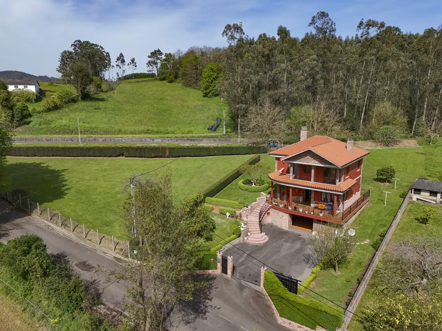 Jardín de Casa o chalet en venta en Gijón  con Calefacción, Parquet y Terraza