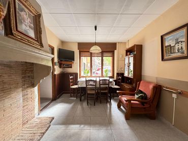 Casa pareada con balcón en venta en FIRAL, DEL 25