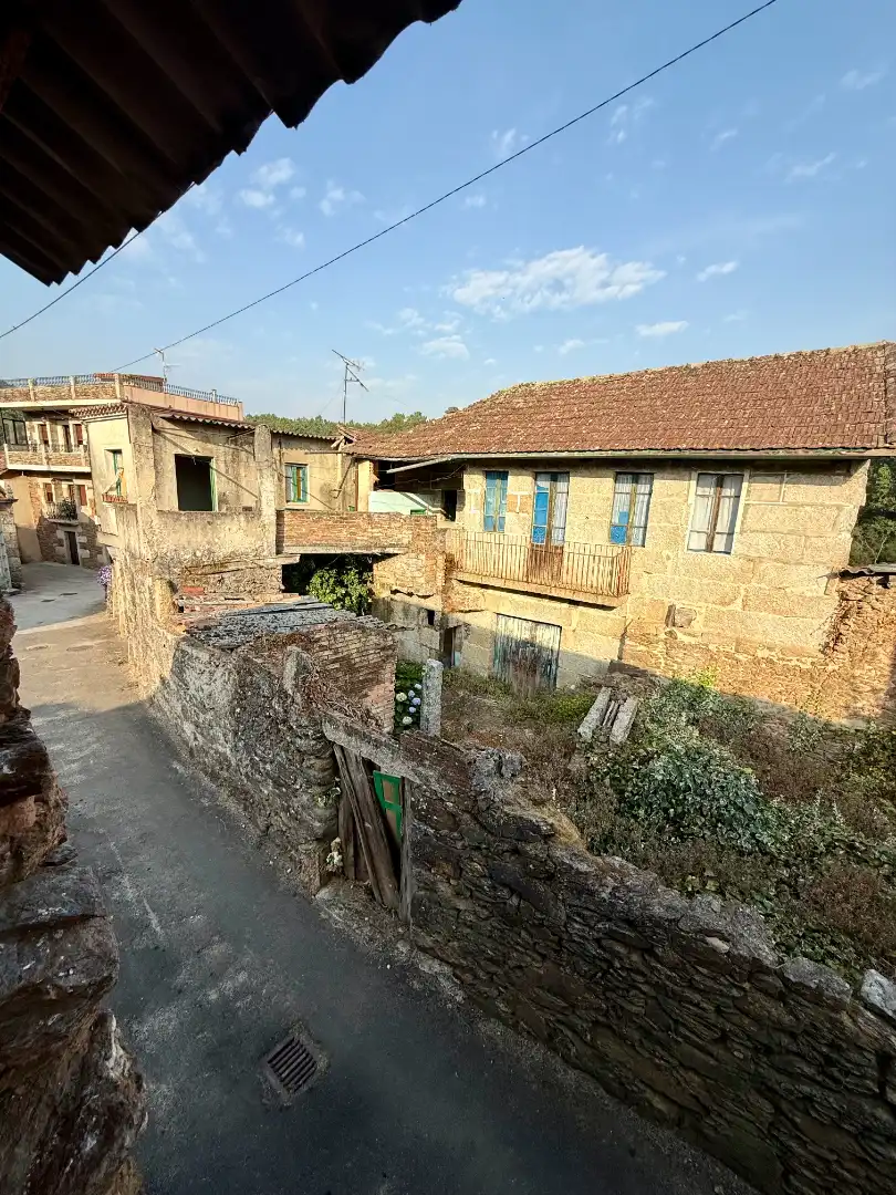 Außenansicht von Haus oder Chalet zum Verkauf in Toén mit Privatgarten, Terrasse und Abstellraum
