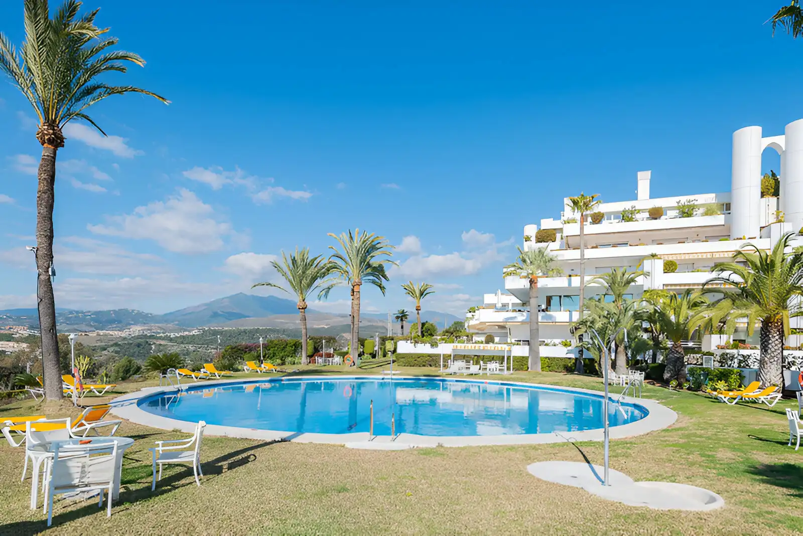 Apartament amb piscina en venda a Milla de Oro, imagen 2