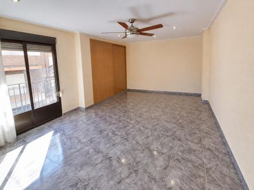 Piso con balcón en venta en Elche ciudad