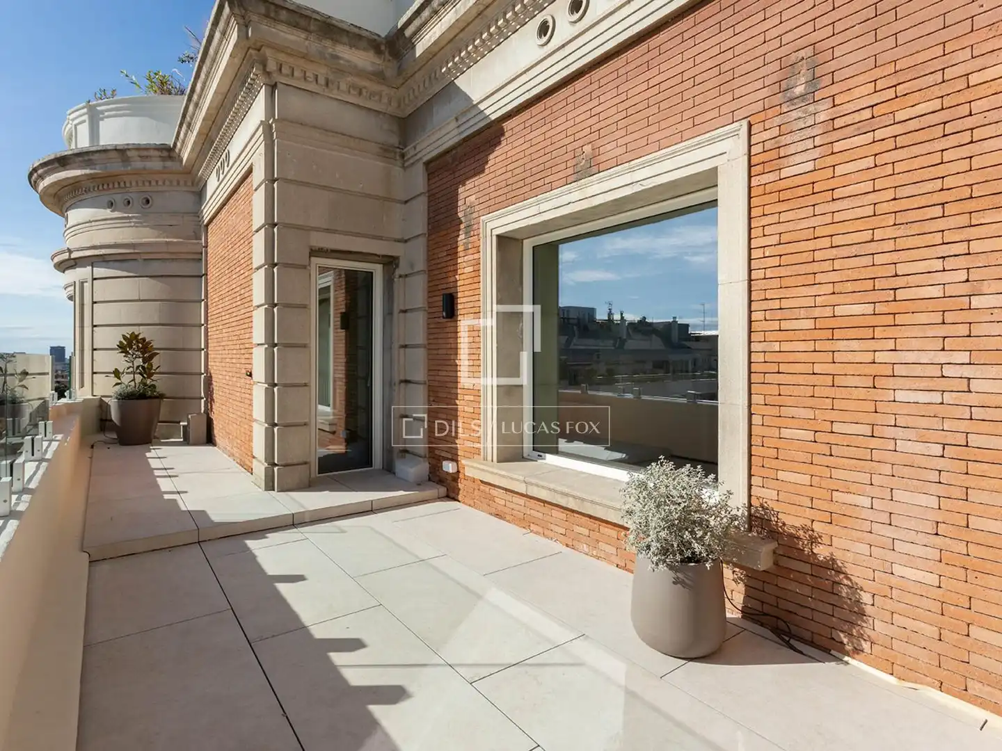 Exterior view of Attic for sale in Barcelona  with Air Conditioner, Heating and Parquet flooring