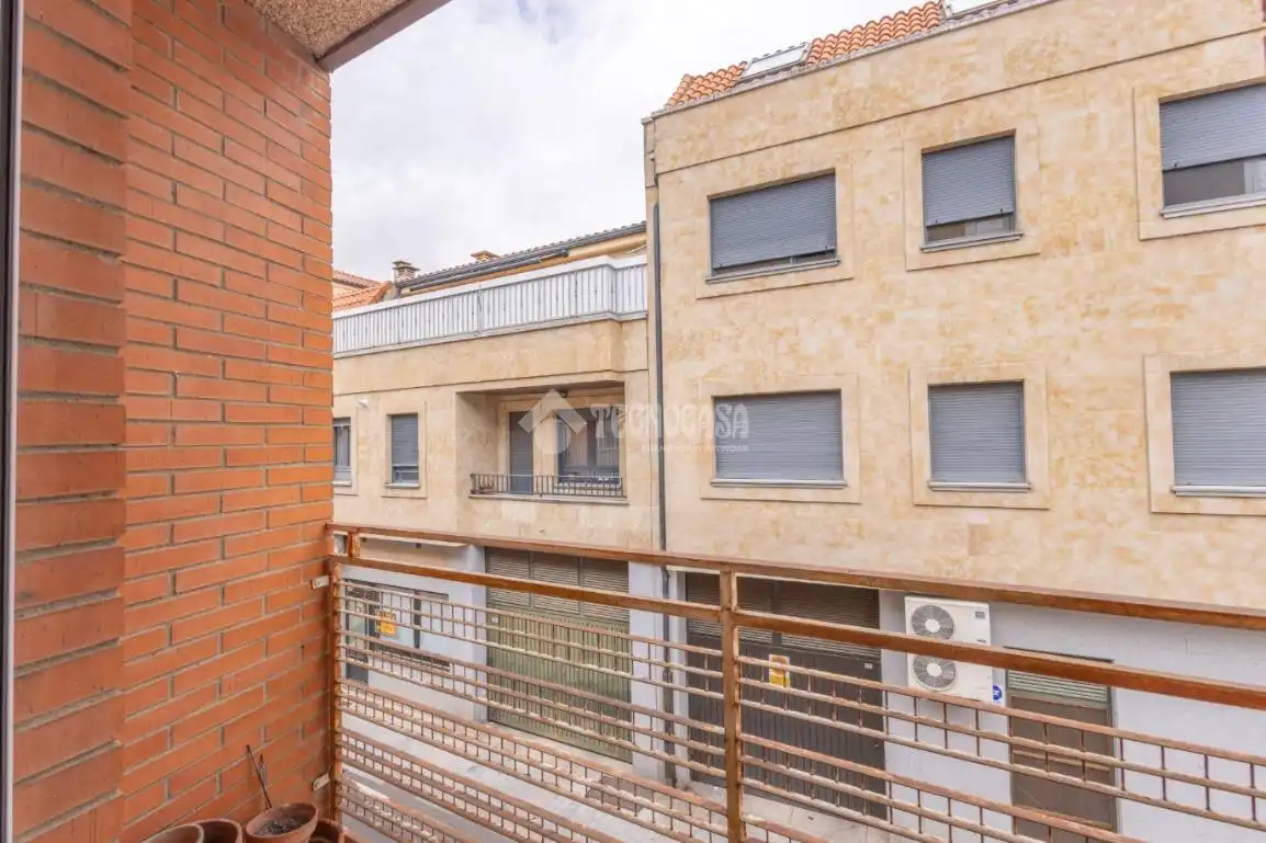 Exterior view of Flat for sale in Villares de la Reina  with Heating