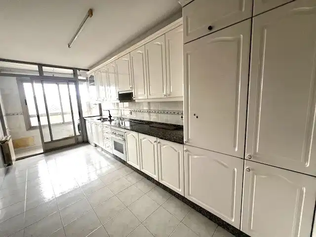 Cocina de Piso en venta en A Coruña Capital  con Calefacción, Parquet y Trastero