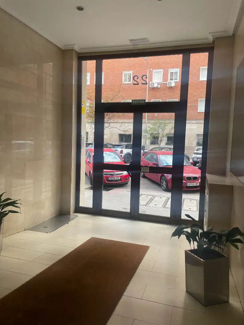 Parking de Piso en venta en Madrid con Calefacción, Parquet y Balcón