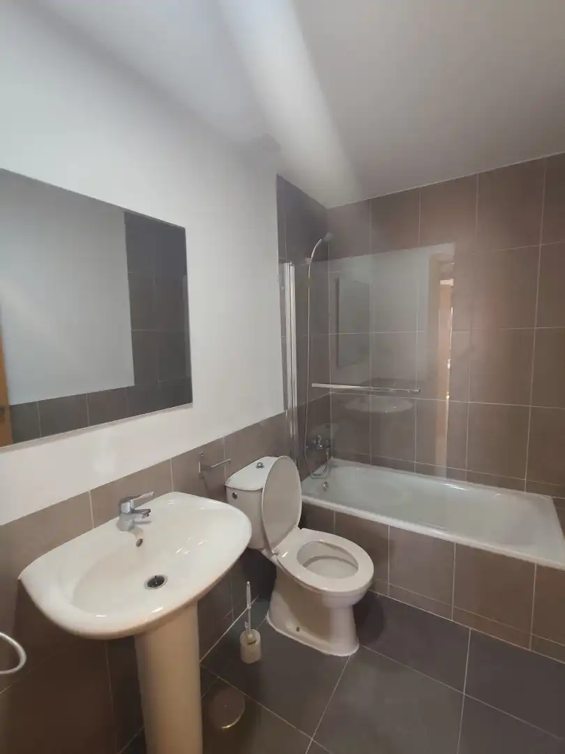 Bathroom of Flat for rent in Huerta de Valdecarábanos  with Furnished