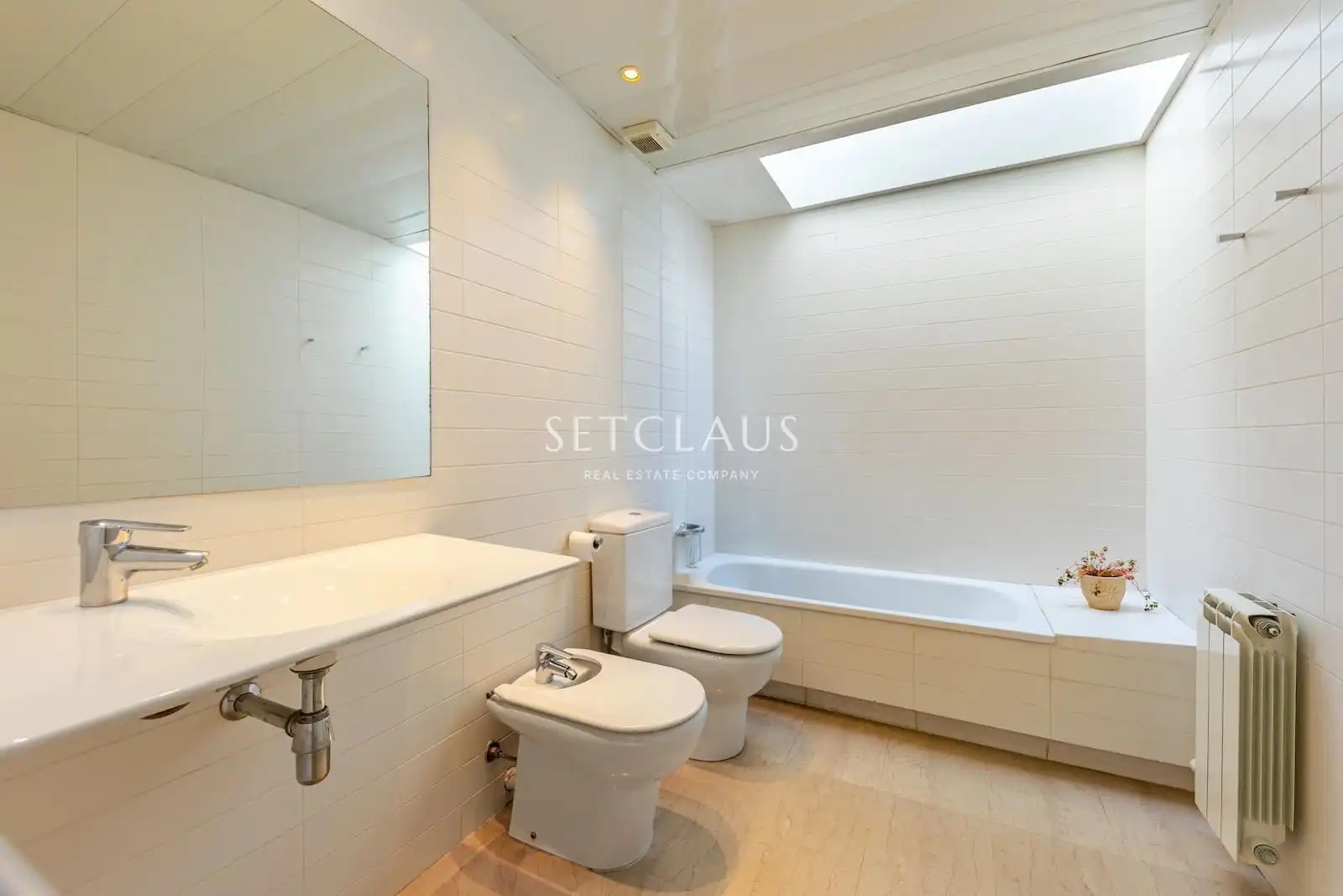 Baño de Casa adosada en venta en Premià de Mar con Aire acondicionado, Calefacción y Jardín privado