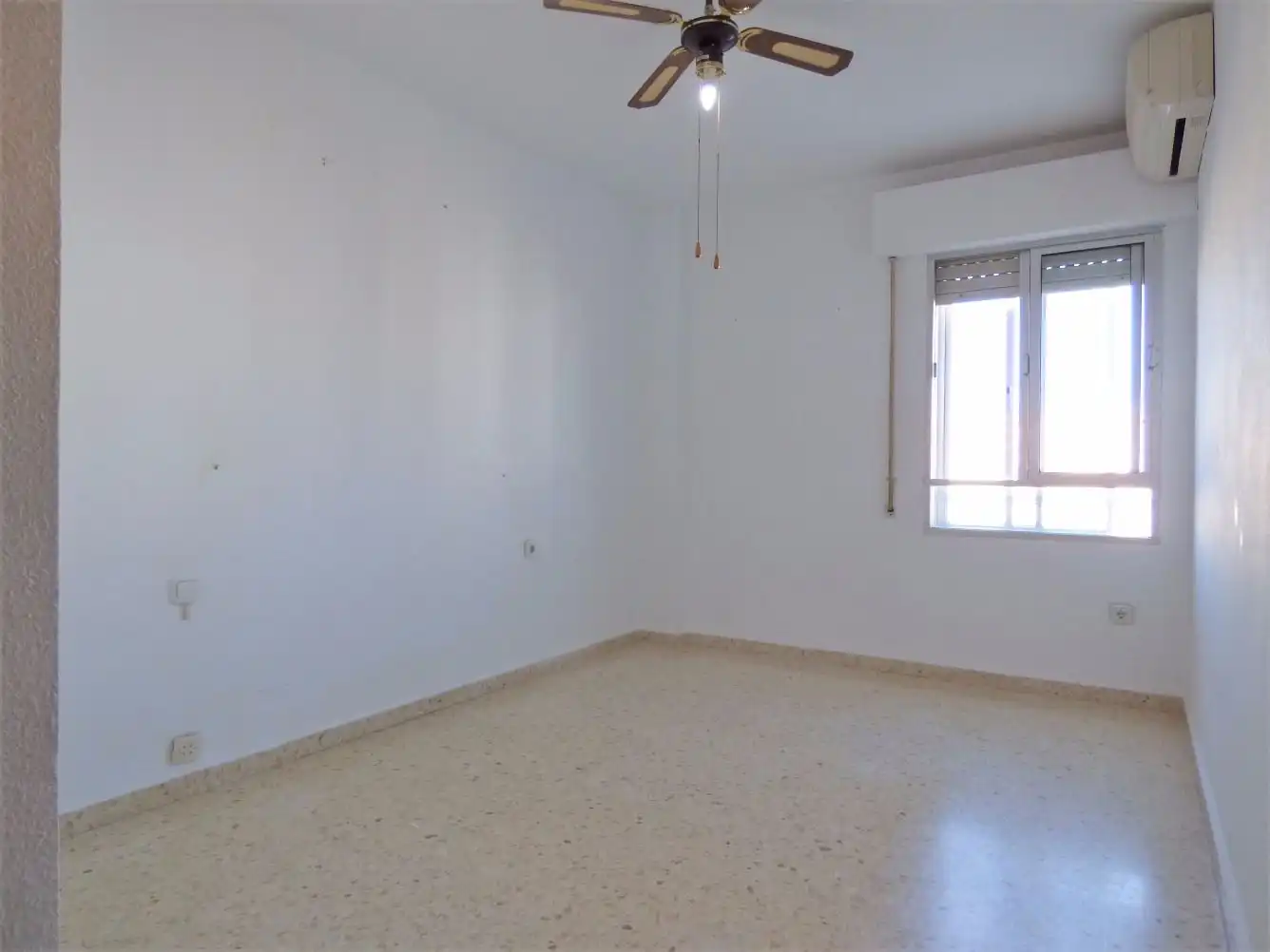 Flat for rent in Calle Pintor Hernández Homedes, Camposoto - Gallineras