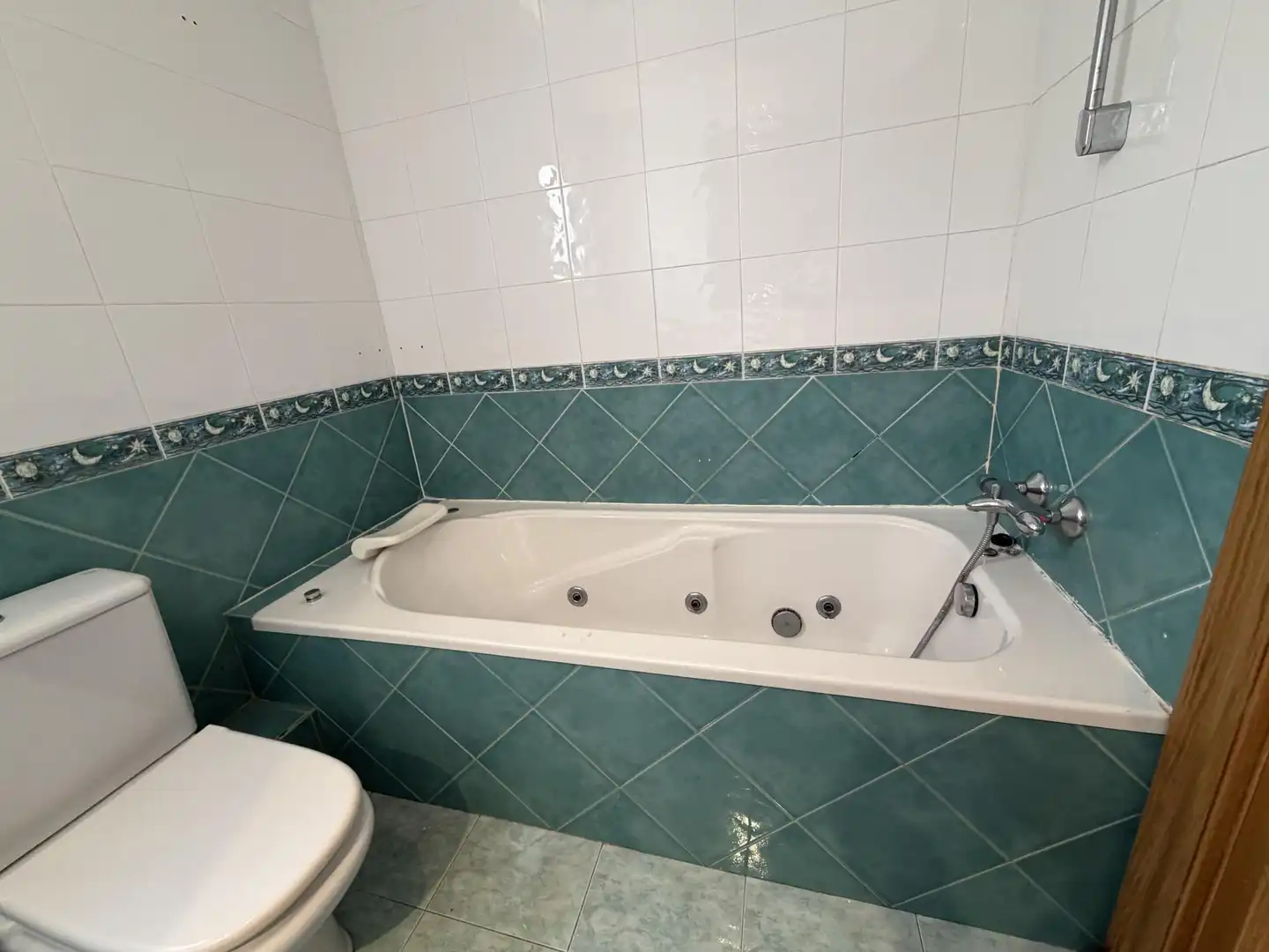 Bathroom of Flat for sale in Sabadell  with Oven