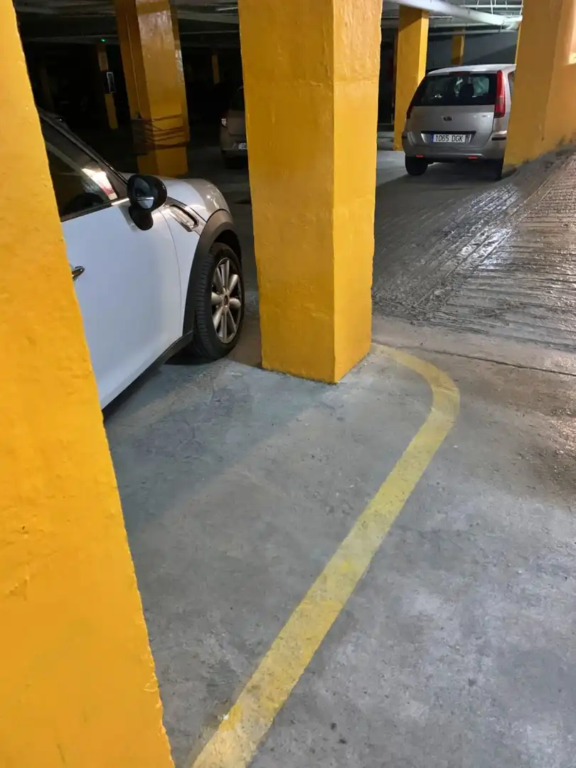 Parking de Piso de alquiler en Málaga con Aire acondicionado, Calefacción y Amueblado