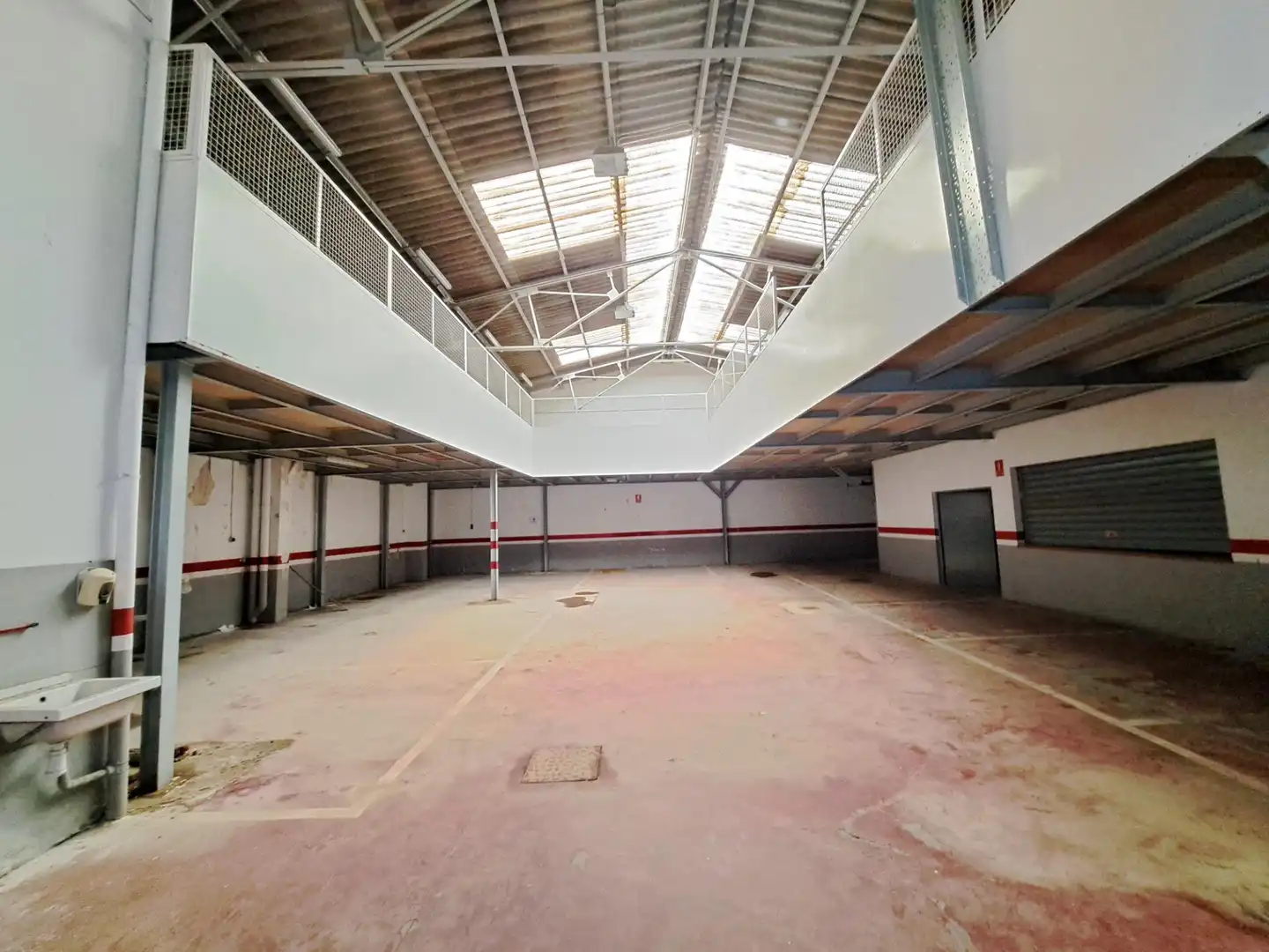Business premises for sale in Casc Urbà, imagen 3