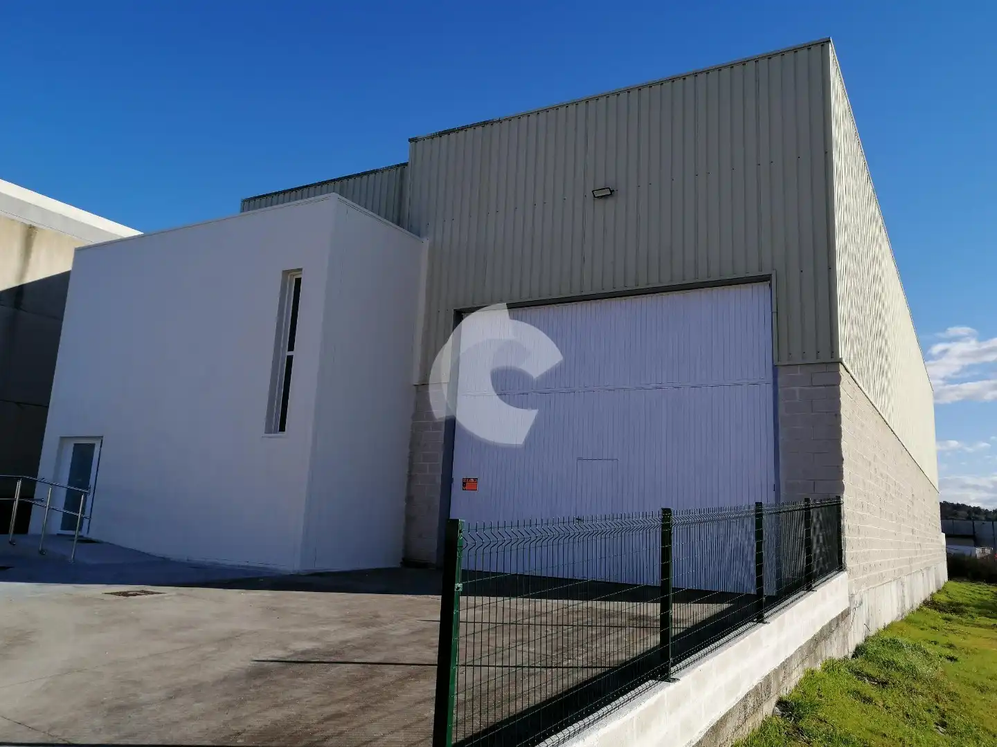 Vista exterior de Nave industrial de alquiler en Vilamarín