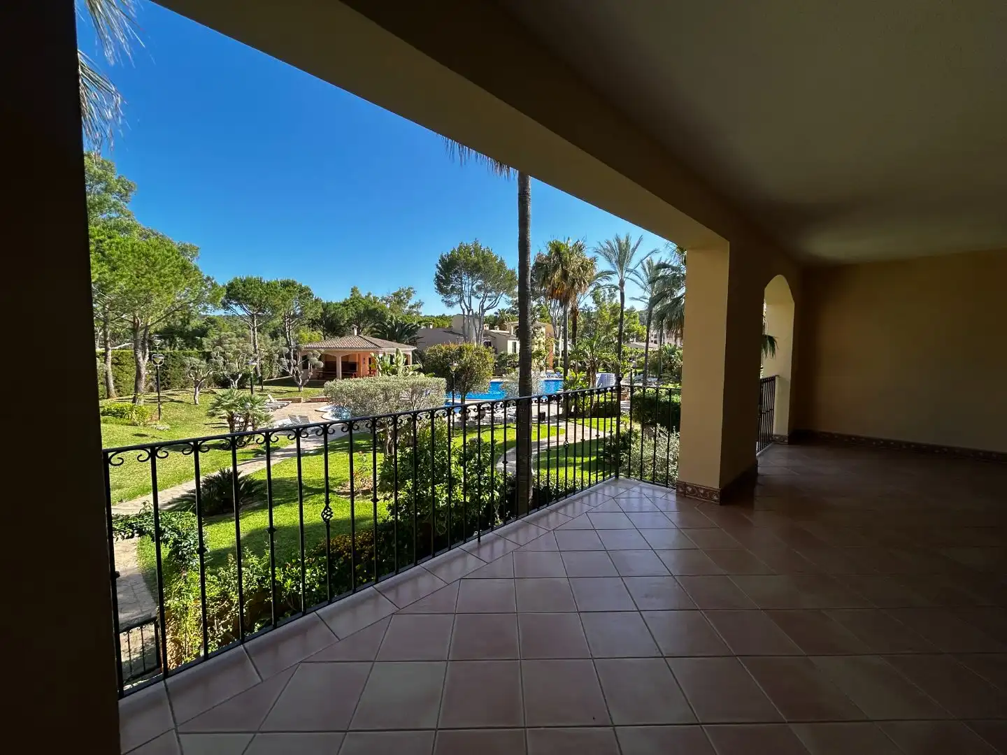 Wohnung mit Pool zum Verkauf in Gran Via del Salobrar 10