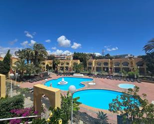 Vista exterior de Apartament de lloguer en San Bartolomé de Tirajana amb Terrassa, Balcó i Piscina comunitària