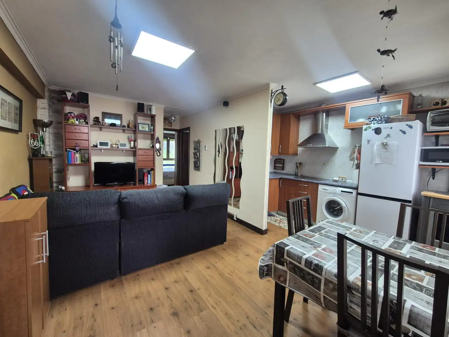 Sala de estar de Apartamento en venta en Valle de Mena con Parquet y Piscina comunitaria