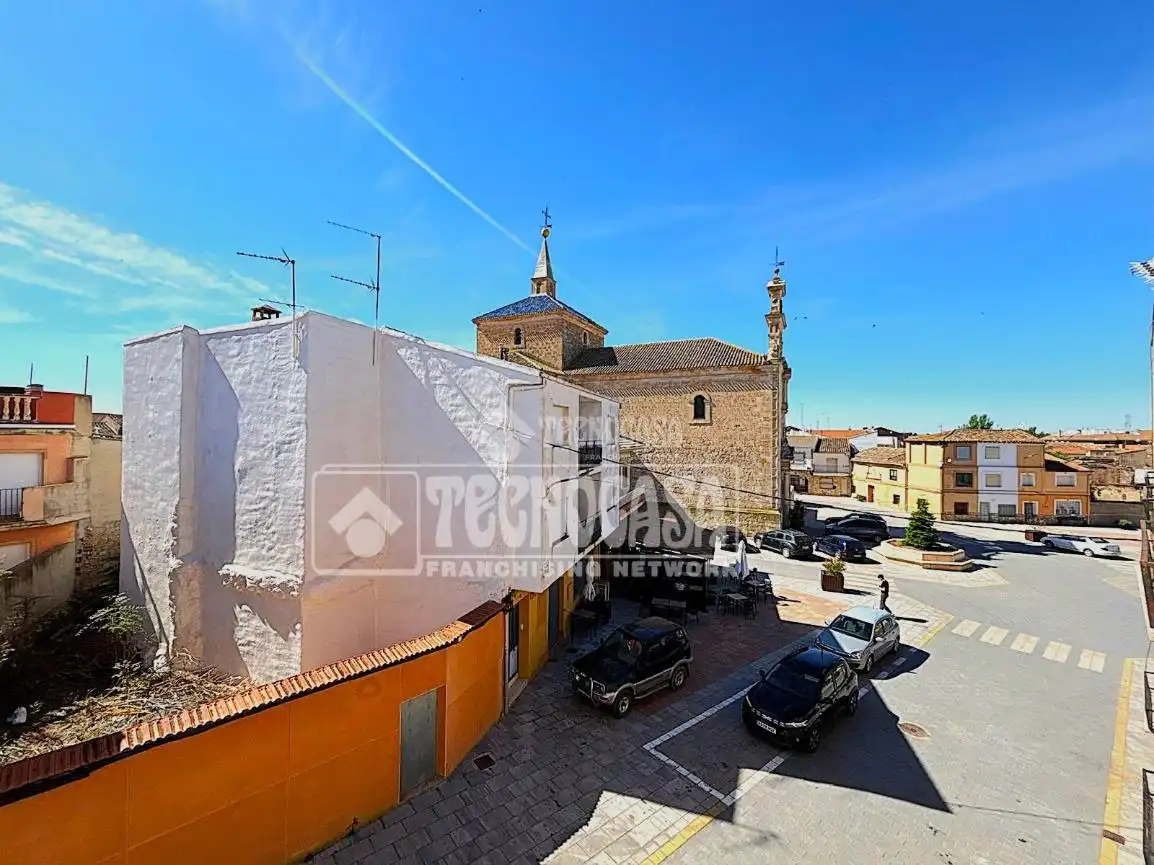 Vista exterior de Pis en venda en Honrubia amb Terrassa i Balcó