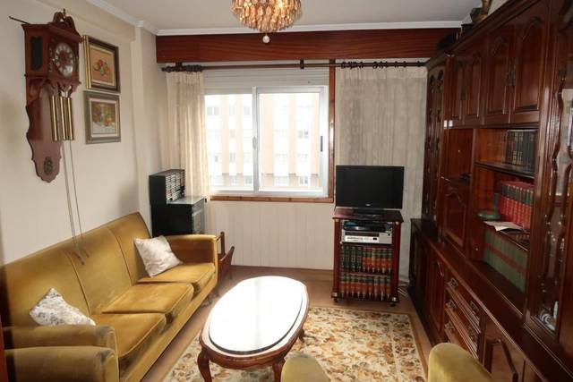 Piso en Venta en Monasterio cines en Agra del Orzán - Ventorrillo