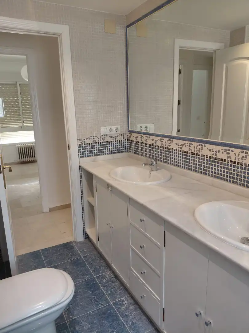 Baño de Piso de alquiler en Córdoba con Aire acondicionado, Calefacción y Terraza