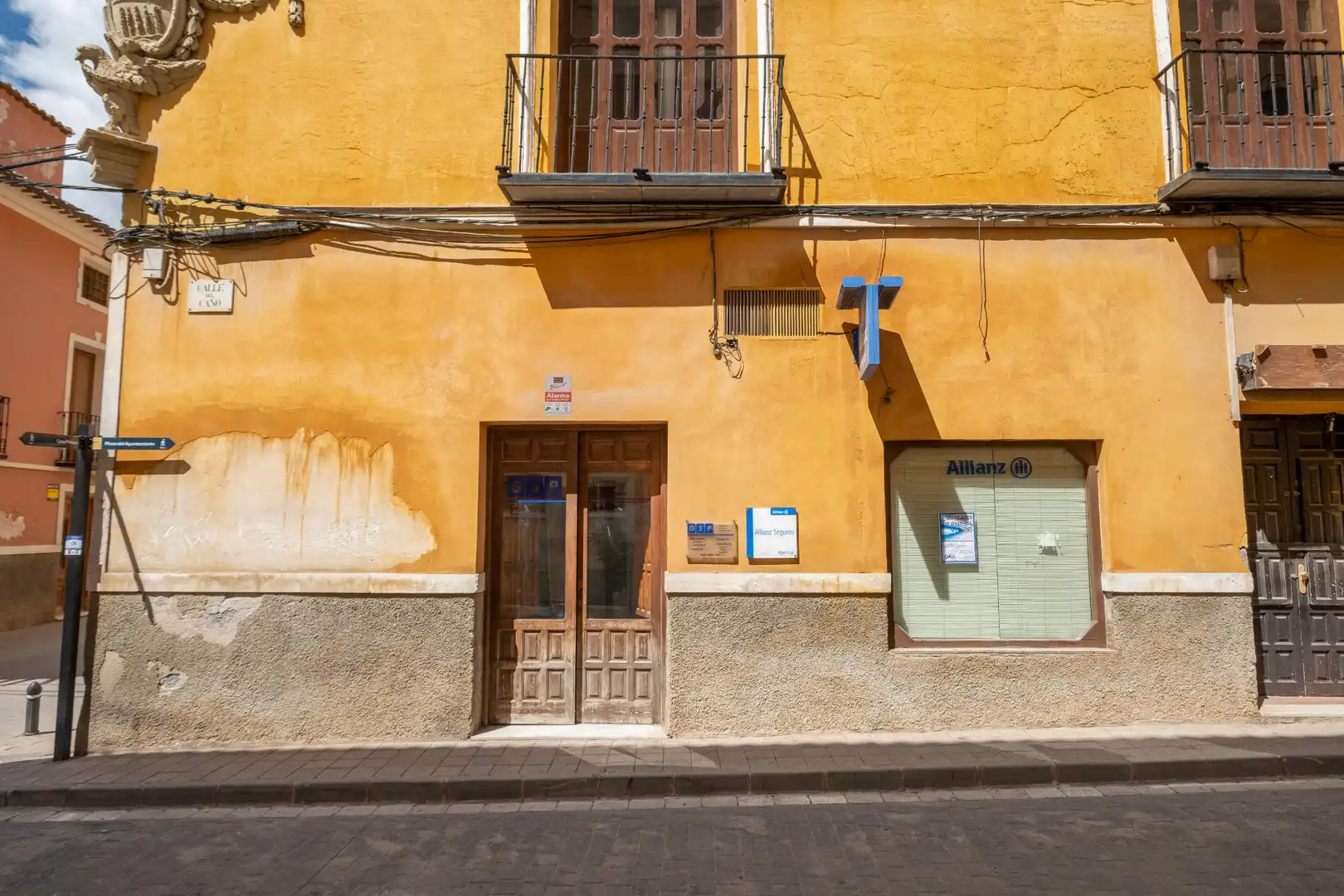 Vista exterior de Edifici en venda en Mula amb Alarma