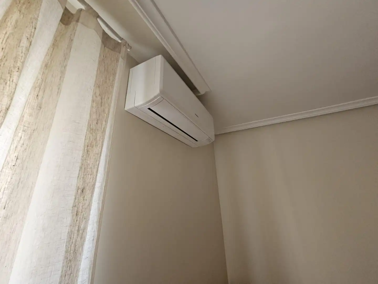 Schlafzimmer von Wohnung zur Miete in Salamanca mit Klimaanlage, Heizung und Abstellraum