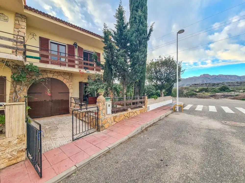 Detached house for sale in Calle Tajo