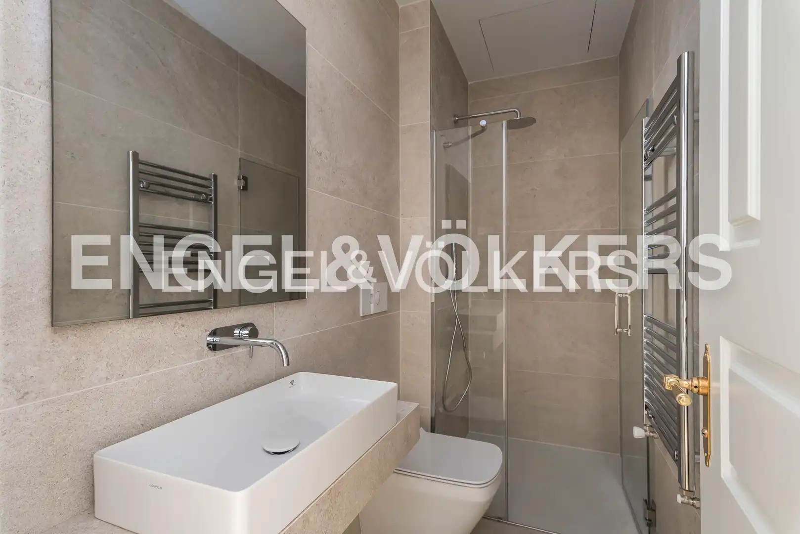 Badezimmer von Wohnung zur Miete in Madrid mit Klimaanlage, Heizung und Abstellraum