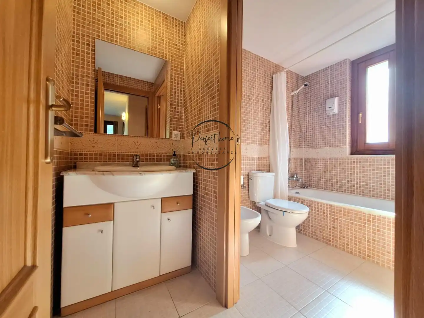 Baño de Piso en venta en Canillo con Calefacción, Trastero y Amueblado