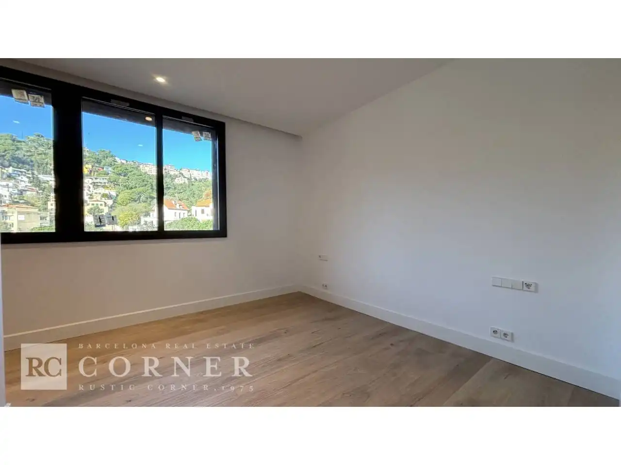 Bedroom of Flat for sale in Barcelona  with Air Conditioner, Parquet flooring and Terrace