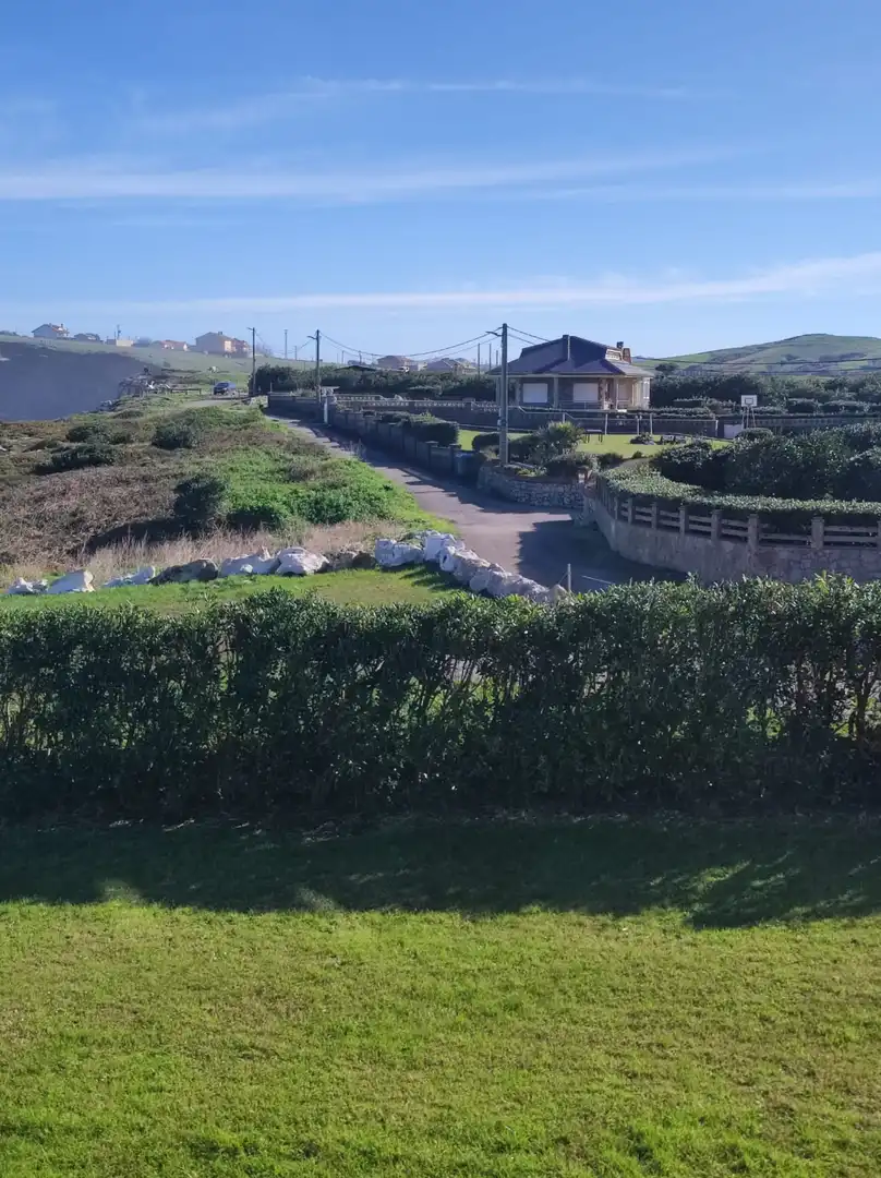 Vista exterior de Casa o chalet de alquiler en Miengo con Calefacción, Jardín privado y Amueblado