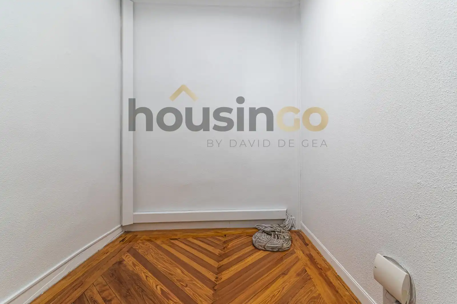 Office for rent in Madrid  with Air Conditioner, Heating and Balcony