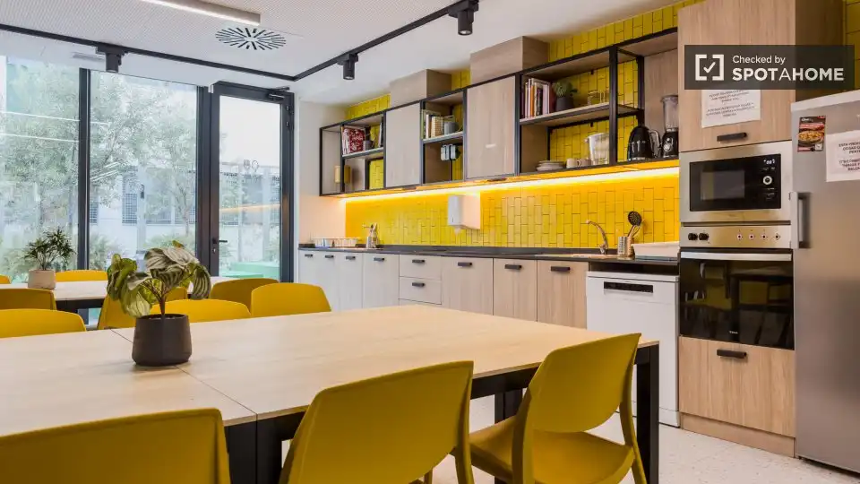 Cocina de Casa o chalet para compartir en Barcelona con Aire acondicionado, Terraza y Amueblado