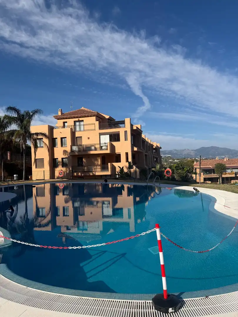 Piscina de Ático en venta en Mijas con Aire acondicionado, Jardín privado y Trastero