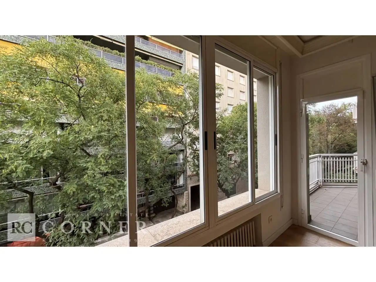 Exterior view of Flat for rent in Barcelona  with Air Conditioner, Heating and Terrace