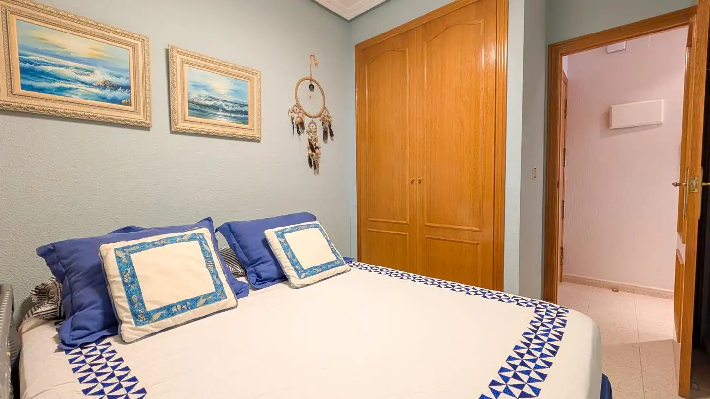 Dormitori de Pis en venda en Santa Pola amb Aire condicionat, Terrassa i Traster