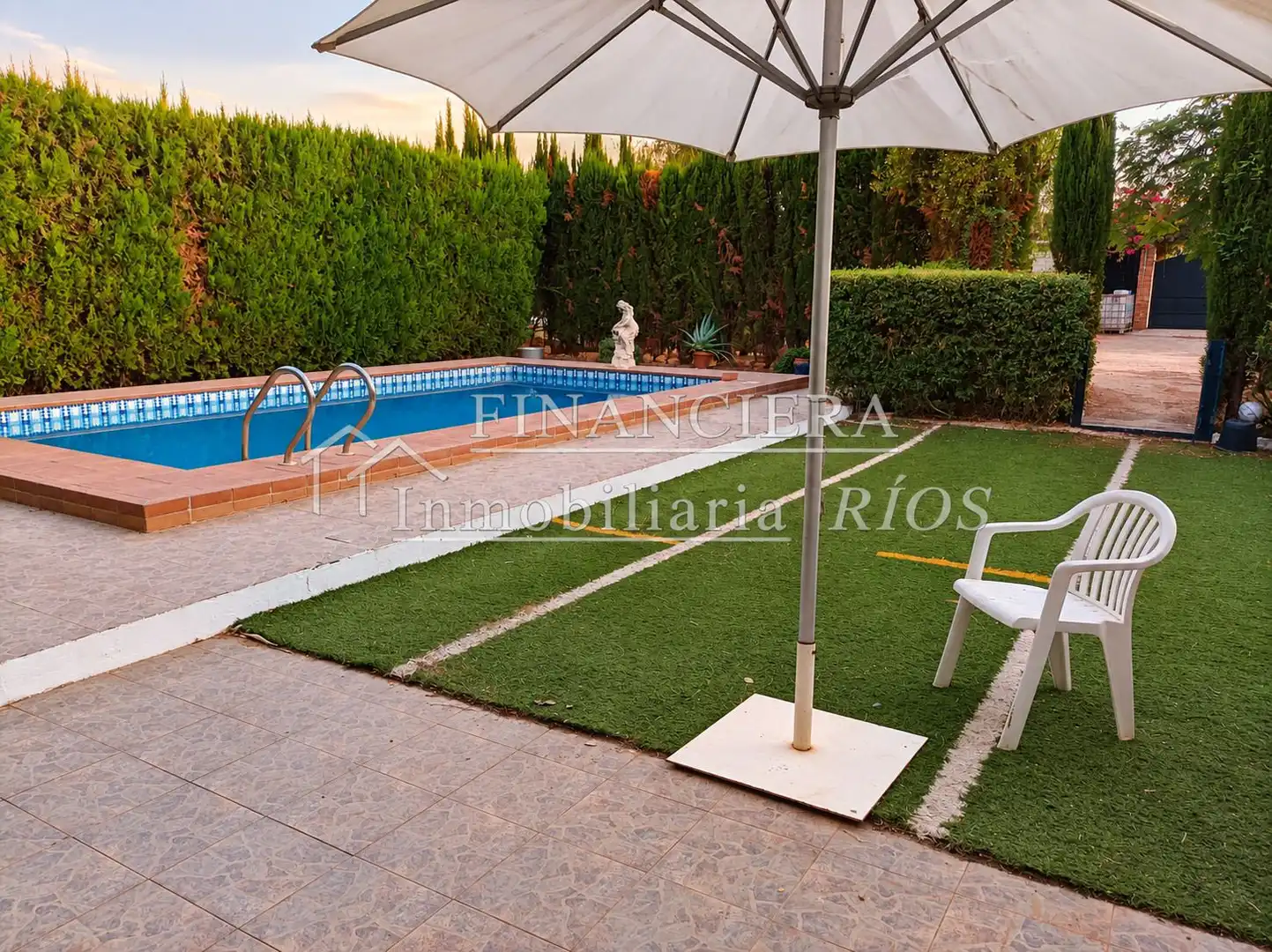 Piscina de Residencial en venda en Este - Alcosa- Torreblanca