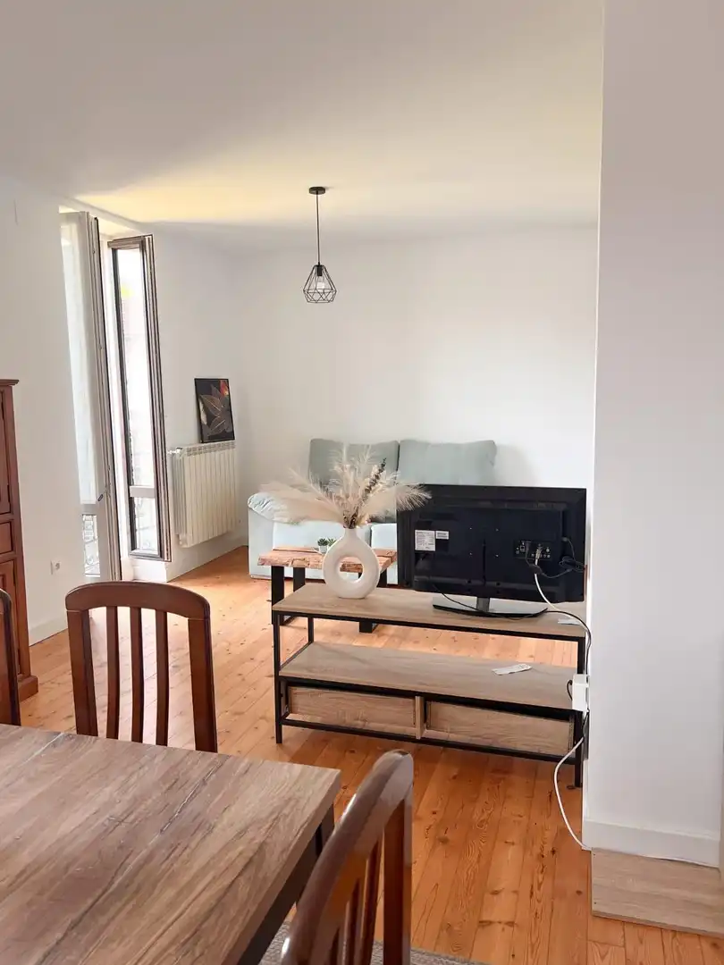 Wohnzimmer von Wohnung zur Miete in Baztan mit Abstellraum