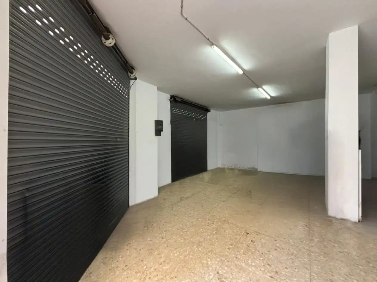 Gewerbefläche zum Verkauf in Calle Salvador Baroné 119